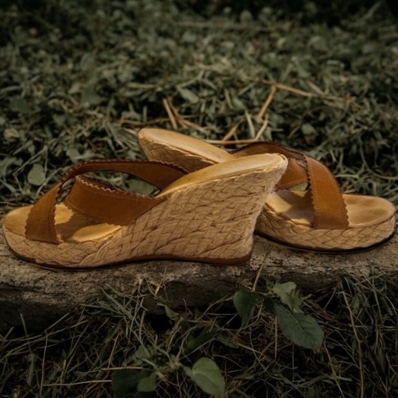 Michael Kors Vintage espadrille suede mules. Gently worn. Super vintage - Picture 14 of 17